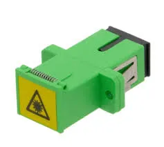 ADAPTADOR SC/APC SM SX, CON PESTAÑA Y TAPA DE APERTURA VERTICAL  